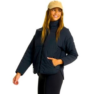 VUORI Canyon Insulated Jacket
Women's Insulated Jackets